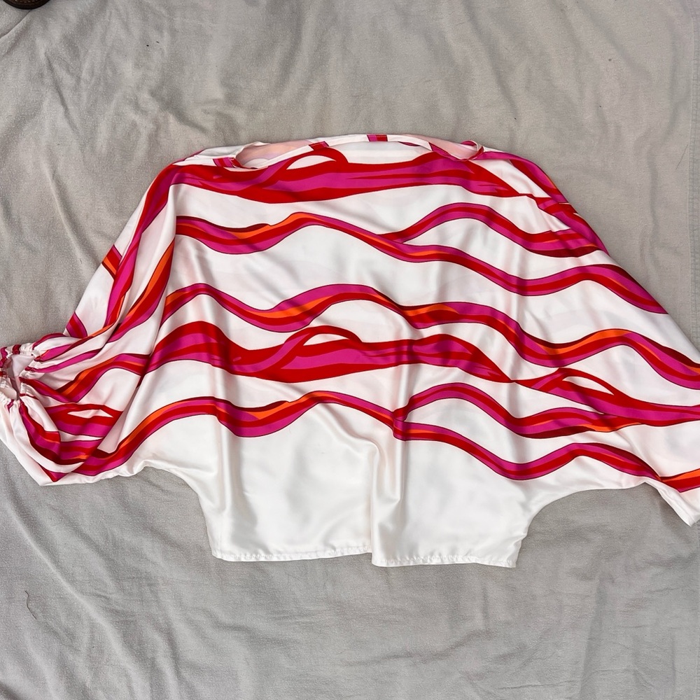 Colorful Wavy Patterned Top